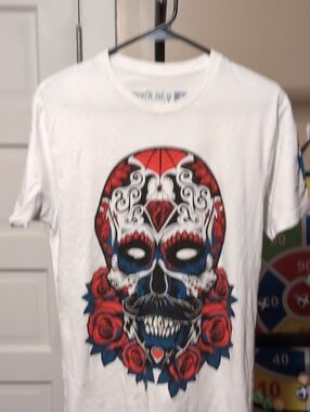 White Short-Sleeve Skull Graphic Tee with Red & Blue Floral Accents